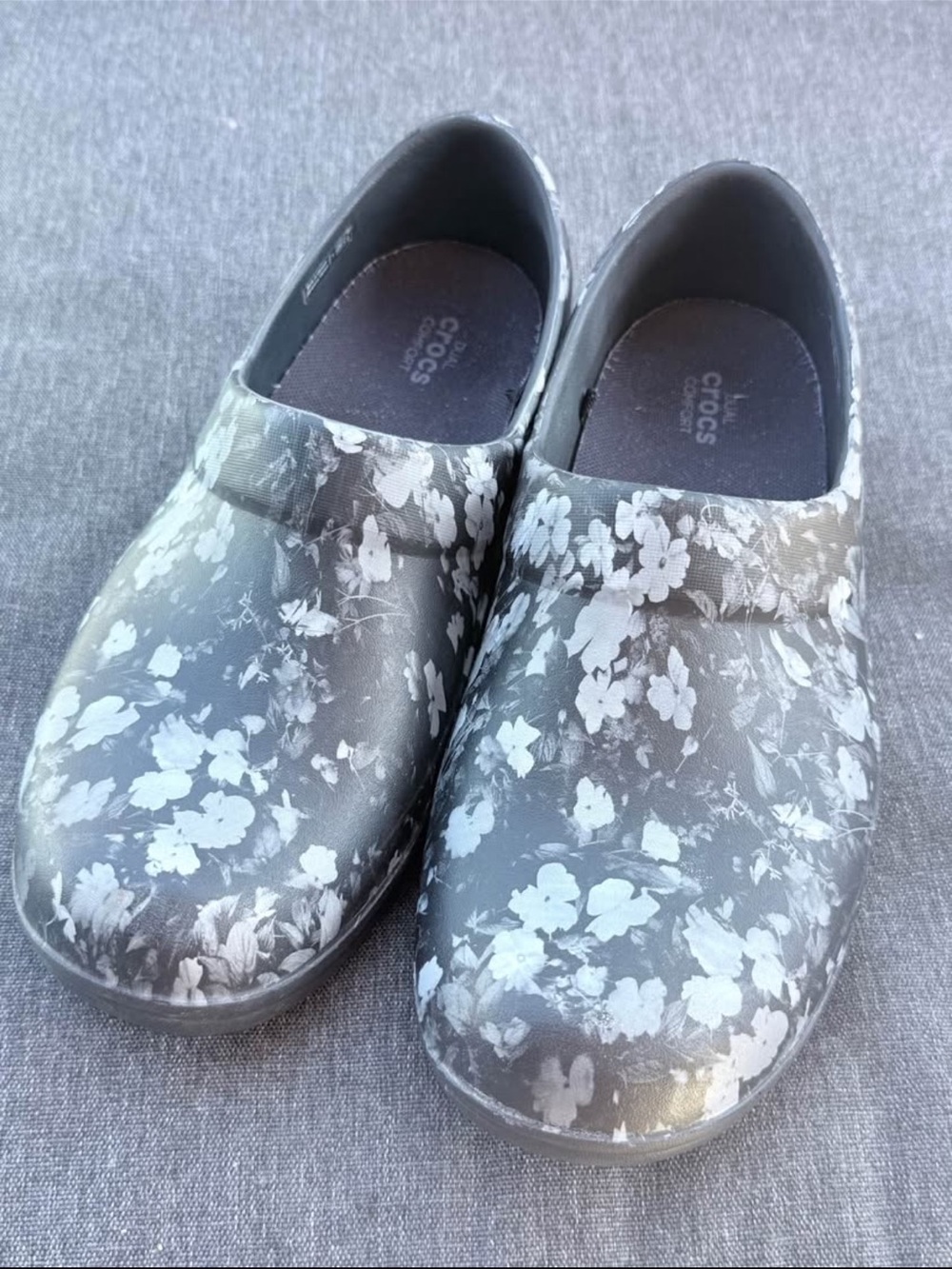 NEW Crocs Neria Pro II
clogs, 8
